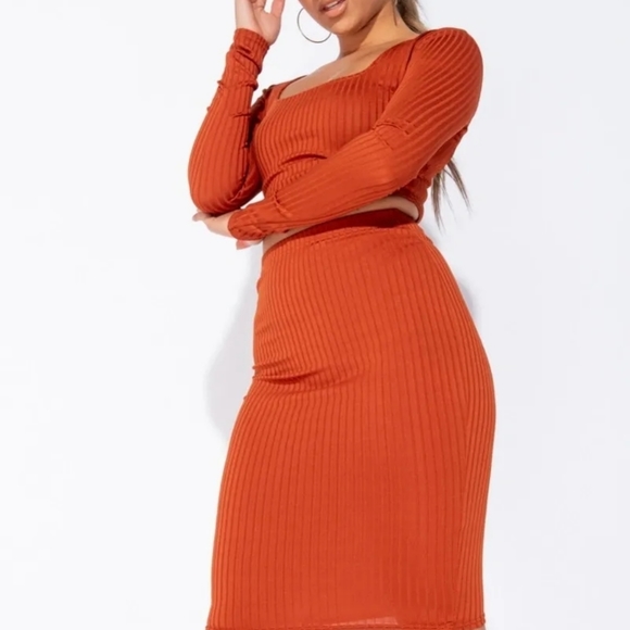 JOHANNA CROP TOP & MIDI SKIRT SET - Picture 5 of 8